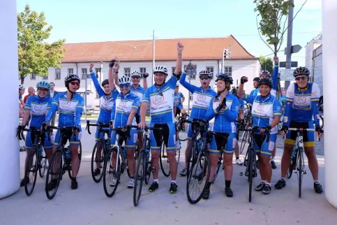 C2C4C bikers cheering