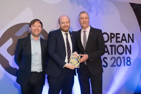 Charles Revkin, Comms & Web Manager, UICC, receives award