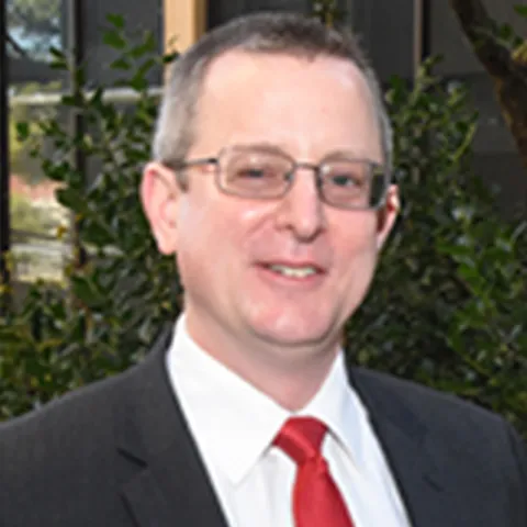 Portrait Dr Scott Howard