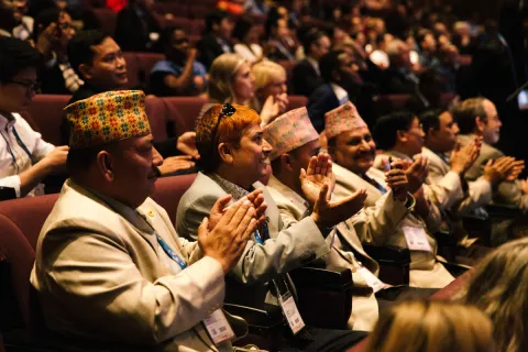 people clapping