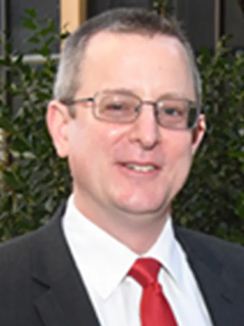 Portrait Dr Scott Howard