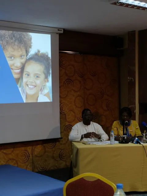 Panel of 4 presenting a UICC report