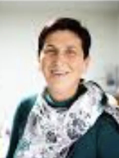 Headshot of Caucasian woman